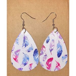 ☀️3/$12☀️ Boho Feather Faux Leather Dangle Earrings